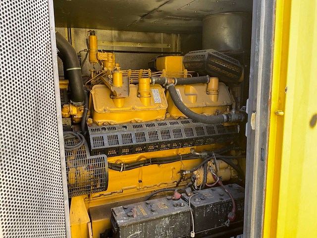 Caterpillar generator opstelling in container - afbeelding 11 van  17