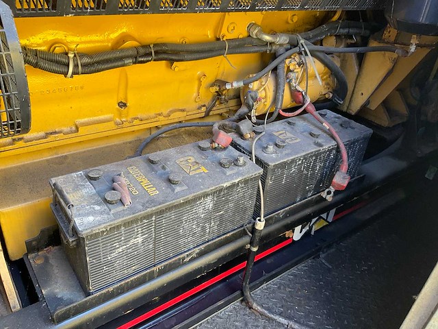 Caterpillar generator opstelling in container - afbeelding 13 van  17