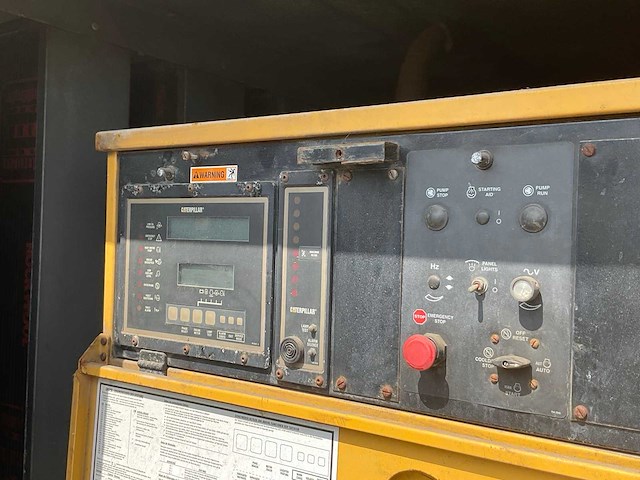Caterpillar generator opstelling in container - afbeelding 16 van  17