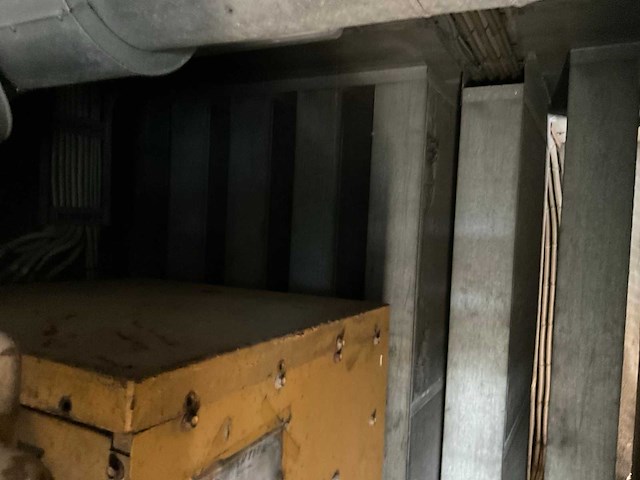 Caterpillar generator opstelling in container - afbeelding 3 van  13