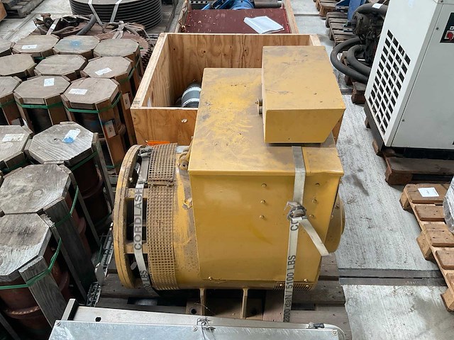 Caterpillar generator - afbeelding 5 van  6
