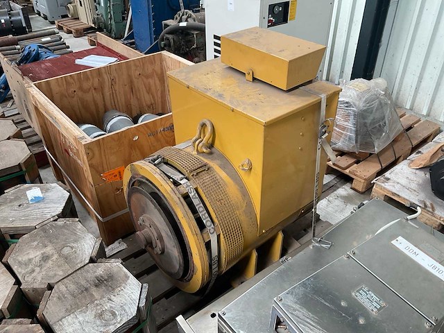 Caterpillar generator - afbeelding 6 van  6