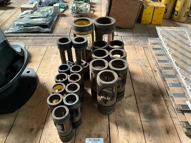 Caterpillar kruiskop (20x) "float valves flapper type" - afbeelding 1 van  5