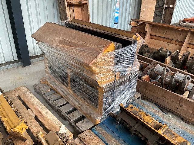 Caterpillar motorblok - afbeelding 2 van  4
