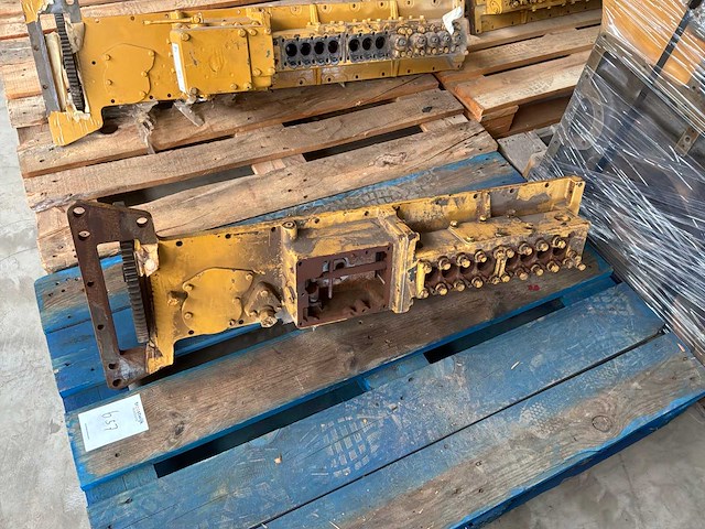 Caterpillar nokkenas - afbeelding 3 van  3