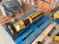 Caterpillar nokkenas - afbeelding 1 van  3