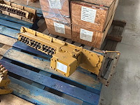 Caterpillar nokkenas - afbeelding 1 van  3