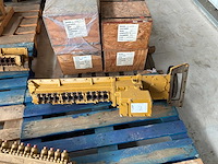 Caterpillar nokkenas - afbeelding 3 van  3