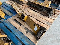 Caterpillar nokkenas - afbeelding 1 van  2