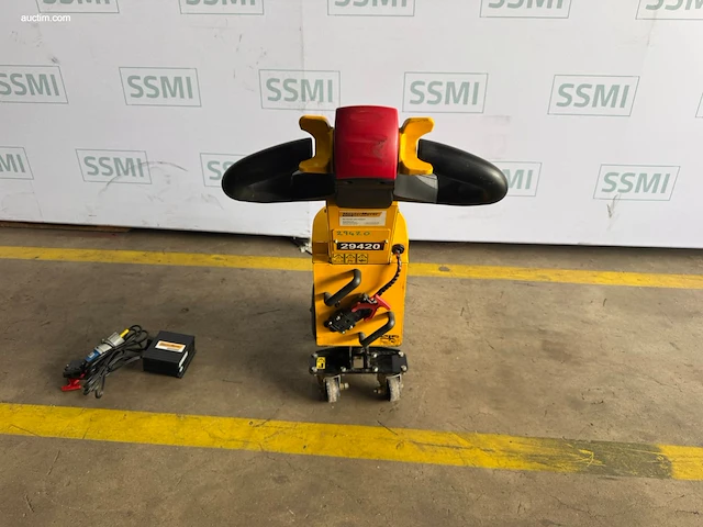 Caterpillar sm100 plus elektrische trekker - afbeelding 9 van  12