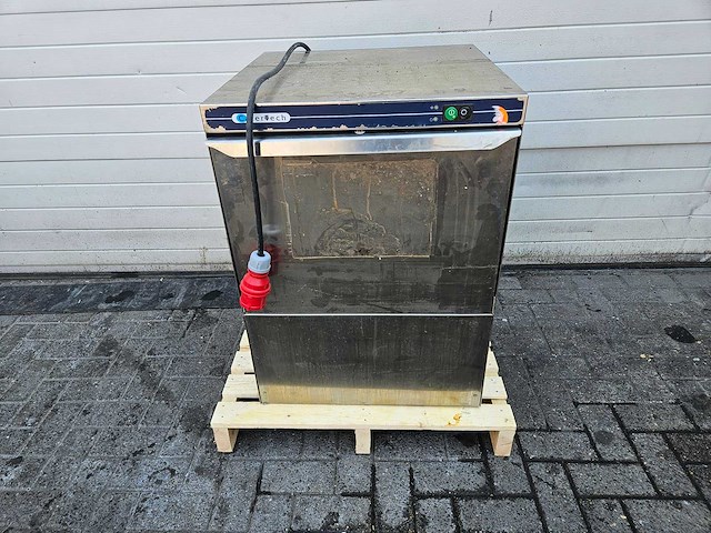 Catertech - korvenvaatwasmachine - afbeelding 1 van  3