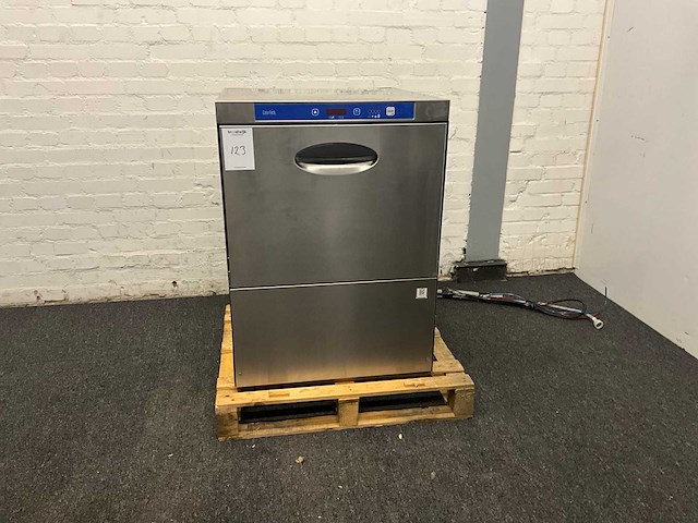Catertech korvenvaatwasmachine - afbeelding 1 van  10