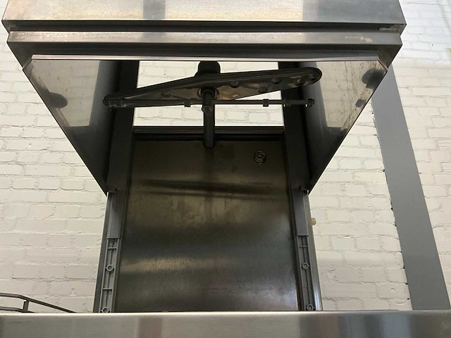 Catertech korvenvaatwasmachine - afbeelding 8 van  9