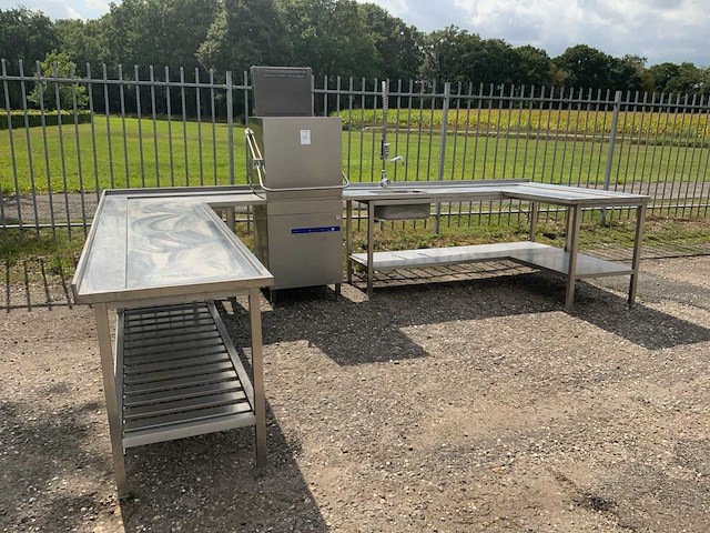 Catertech korvenvaatwasmachine+aan/afvoertafel - afbeelding 1 van  11