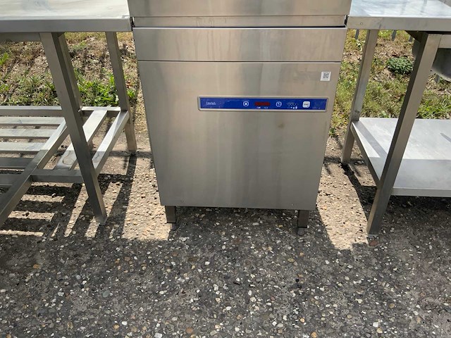 Catertech korvenvaatwasmachine+aan/afvoertafel - afbeelding 6 van  11