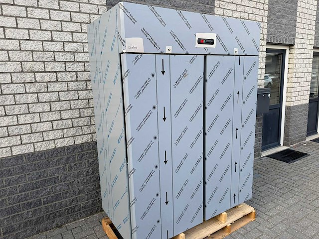 Catertech ongebruikt - dubbel deurs 1400l - koelkast - afbeelding 1 van  8