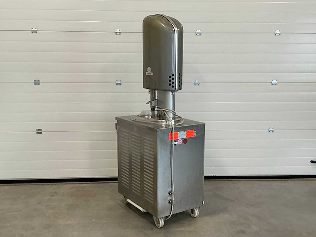 Cattabriga effe6/b verticale ijsmachine - afbeelding 4 van  6