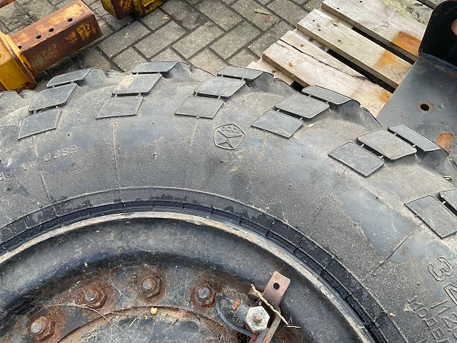 Cccp band, wiel en velg 3.20-457 unimog army - afbeelding 5 van  7