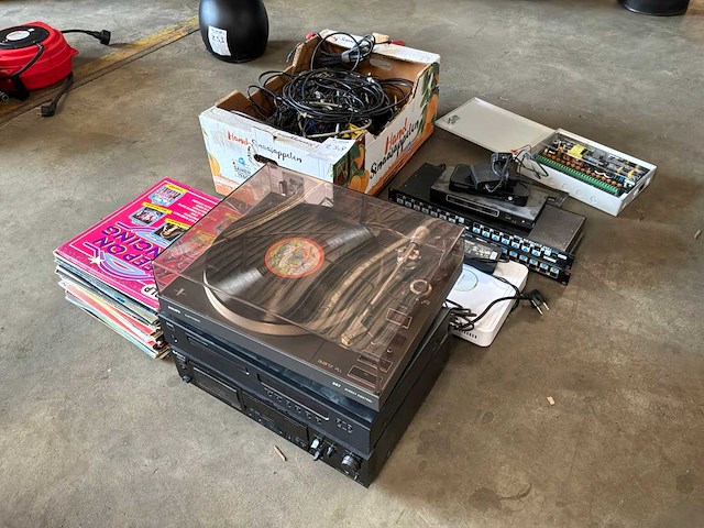 Cd- & platenspeler - afbeelding 1 van  12