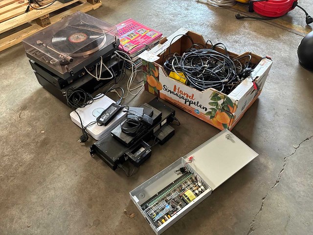 Cd- & platenspeler - afbeelding 7 van  12