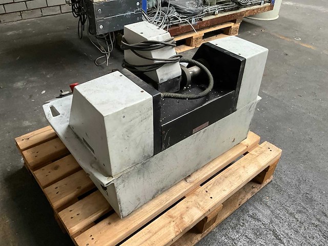 Cd 1997 sibert instruments mbf150 optische media bonding-/procuctiemachine - afbeelding 5 van  7