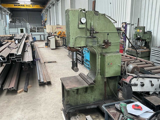 Cdw0010 hydraulische c-frame persmachine - afbeelding 12 van  24