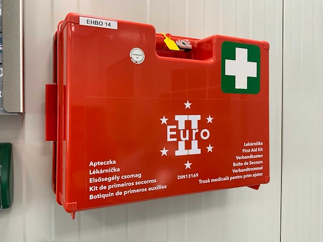 Cederroth / euro 2 ehbo-koffer en persoonlijke beschermingsmiddelen set - afbeelding 4 van  8