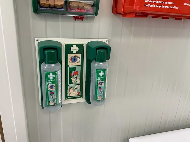 Cederroth / euro 2 ehbo-koffer en persoonlijke beschermingsmiddelen set - afbeelding 6 van  8