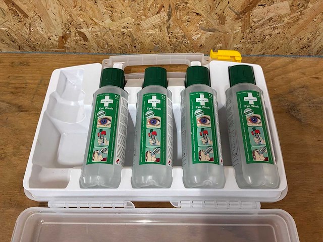 Cederroth oogdouchekoffer met 4 flessen (500ml) - afbeelding 2 van  3