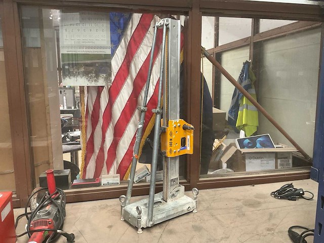 Cedima h-201 boorstandaard met kernboormachine - afbeelding 7 van  8