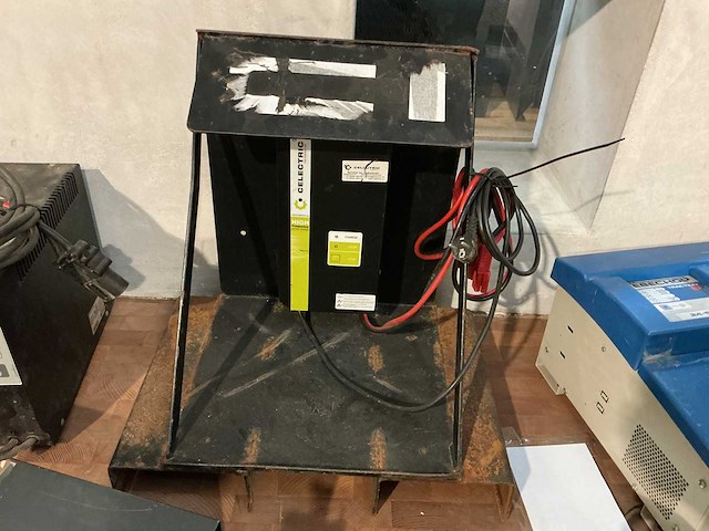 Celectric - 24v 60a - acculaders - afbeelding 1 van  3
