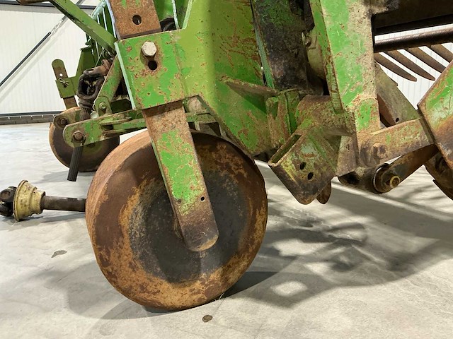 Celli ng12-310 spitmachine - afbeelding 16 van  16