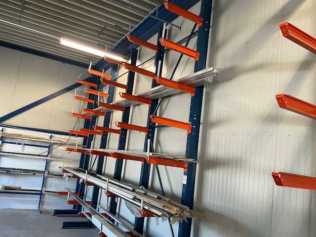 Celsa emc draagarmstelling 4 secties - afbeelding 1 van  2