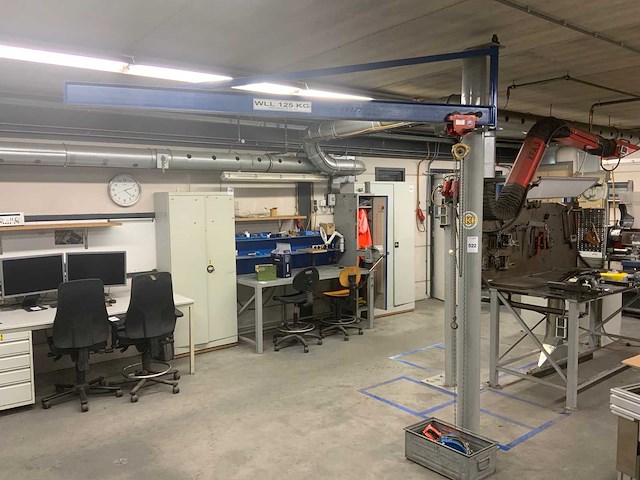 Celsa kolom zwenkkraan - afbeelding 1 van  14