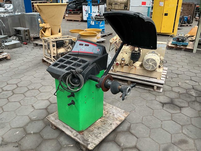Cemb b507 banden balanceerapparaat - afbeelding 1 van  6