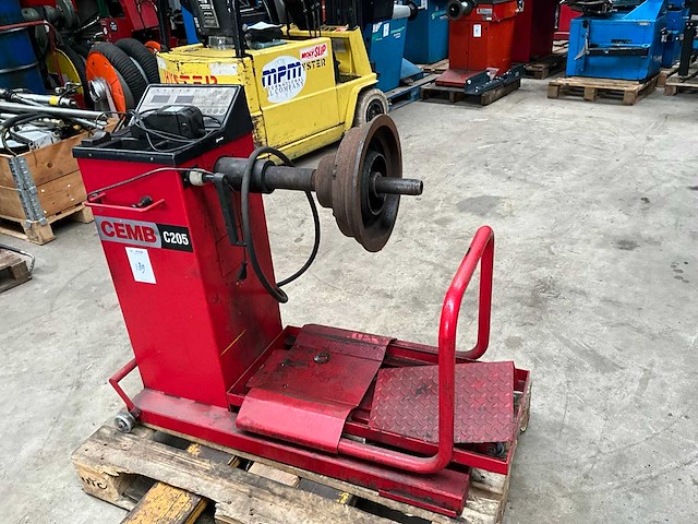 Cemb c205 banden balanceerapparaat - afbeelding 1 van  6