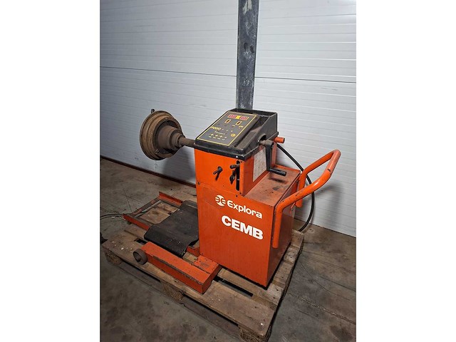 Cemb truck - banden balanceerapparaat - afbeelding 1 van  5
