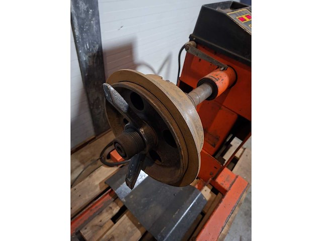 Cemb truck - banden balanceerapparaat - afbeelding 3 van  5