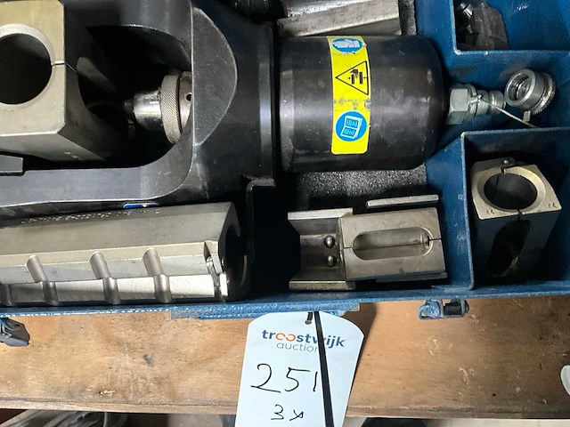 Cembre hydraulische knip en crush tangen - afbeelding 5 van  13