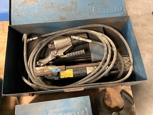 Cembre hydraulische knip en crush tangen - afbeelding 6 van  13