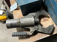 Cembre hydraulische knip en crush tangen - afbeelding 10 van  13