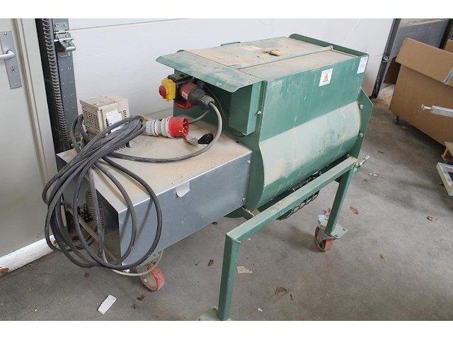 Cement- / mortel-mixer saris. - afbeelding 2 van  3