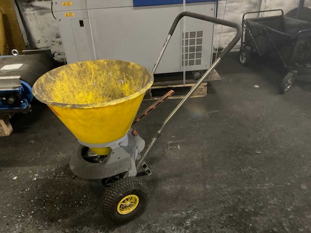 Cemo duw strooiwagen - afbeelding 3 van  5