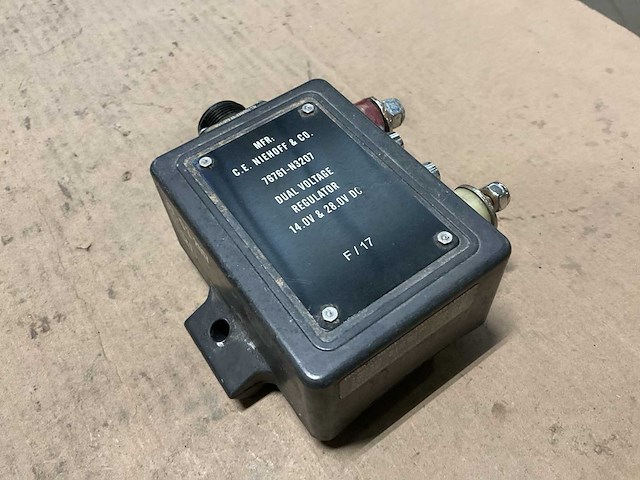 C.e.niehoff & co 76761-n3207 voltage regulator - afbeelding 2 van  3