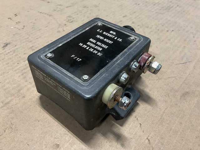 C.e.niehoff & co 76761-n3207 voltage regulator - afbeelding 3 van  3