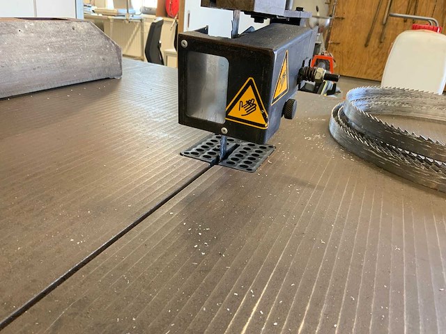 Centauro co 700 verticale lintzaagmachine - afbeelding 2 van  11