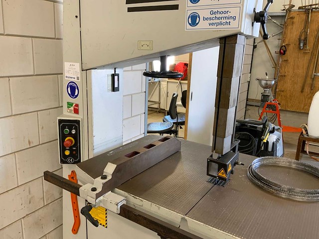 Centauro co 700 verticale lintzaagmachine - afbeelding 10 van  11