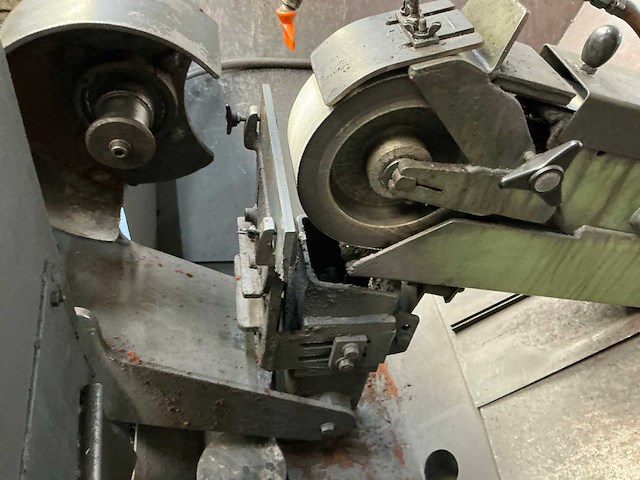 Centerloze slijpmachine - afbeelding 8 van  10