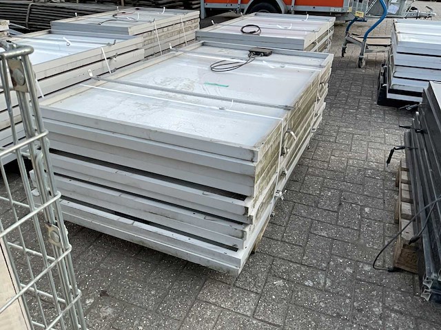 Centrosolar - zonnepanelen met steunen (10x) - afbeelding 5 van  11
