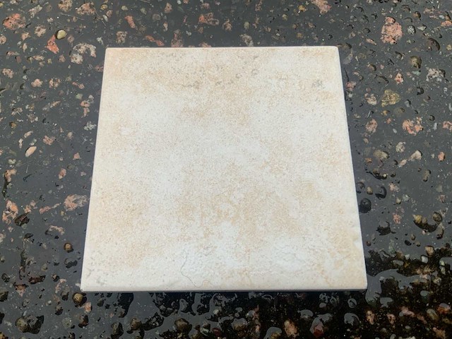 Cerabati gres emaille - 10 x 10cm - 20 m2 - partij wandtegels - afbeelding 1 van  4